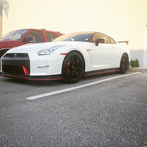 GTR Nismo getting fitted for some NEW Forged Wheels!!! #concave #corwheels #codeblack #fastcars #nissan #nismo #gtr #gtrlife #thegoodlife #stance #stancenation #stancenationmiami #sexy