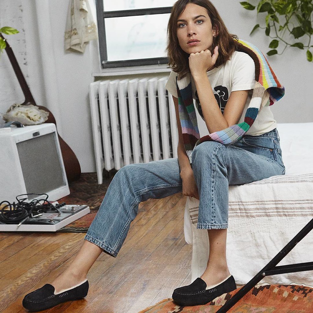 #alexachung backstage during shooting for new #ugg campaign #fashion #glam #fashionindustry #onlinestyle #fashionworld #dope #amazing #sexy #backstage #amazing