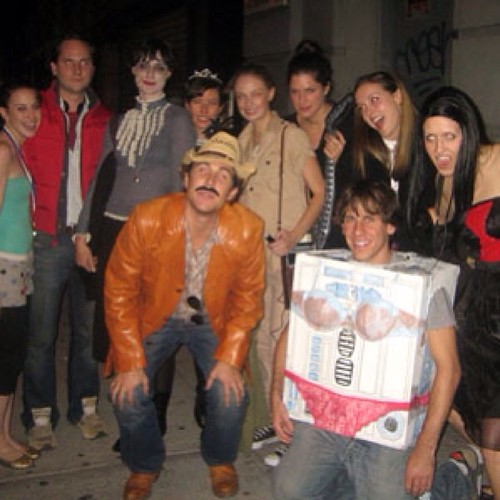 #tbt Halloween 2006 Edition with my 'Sexy R2D2' cardboard box (first person ever to pull off Slutty R2 according to Google!)