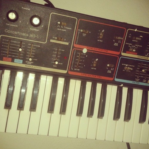 Hello, you sexy thing Of beauty. #realistic #concertmate #moog #synth #MG-1