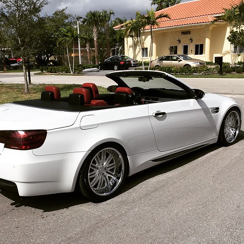 19' COR Adrenaline on super clean M3. Clean and simple for the win!!! #corwheels #bimmer #bimmerfest #bmw #bmwnation #billionairesclub #fastcars #cars #carlife #carstagram #carporn #thegoodlife #sexy #miami #wheels #wickedfitments #wemakewheels