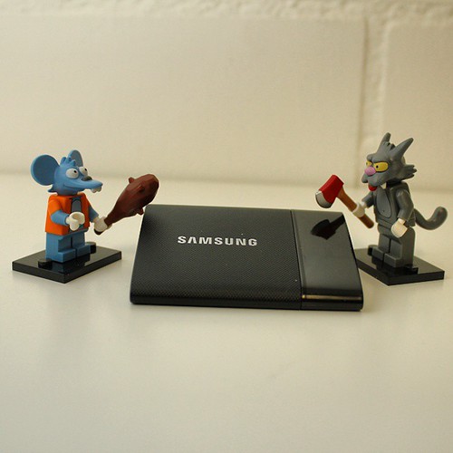 The @Samsung_CH SSD T1 Compact, sexy, ultra fast and highly robust, those are the most important attributes, describing the T1 #SDD #Samsung You can win the SSD on: www.pokipsie.ch/7r5l - - - - - - - - - #brickcentral #minifigure #minifigures #legomania #