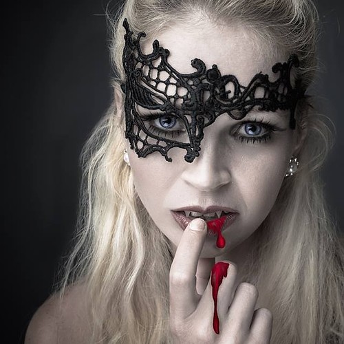 'Bite' photographer & digital artist dean@Ninderrystudios model Jessica Cummings MUAH honey &Rose Makeup Artistry #bite#woman #mask#nikon #jinbeihd600 #beautiful #beauty #photoshoot #instagood #instagold #model #teeth#blood#cute#sexy#eyes
