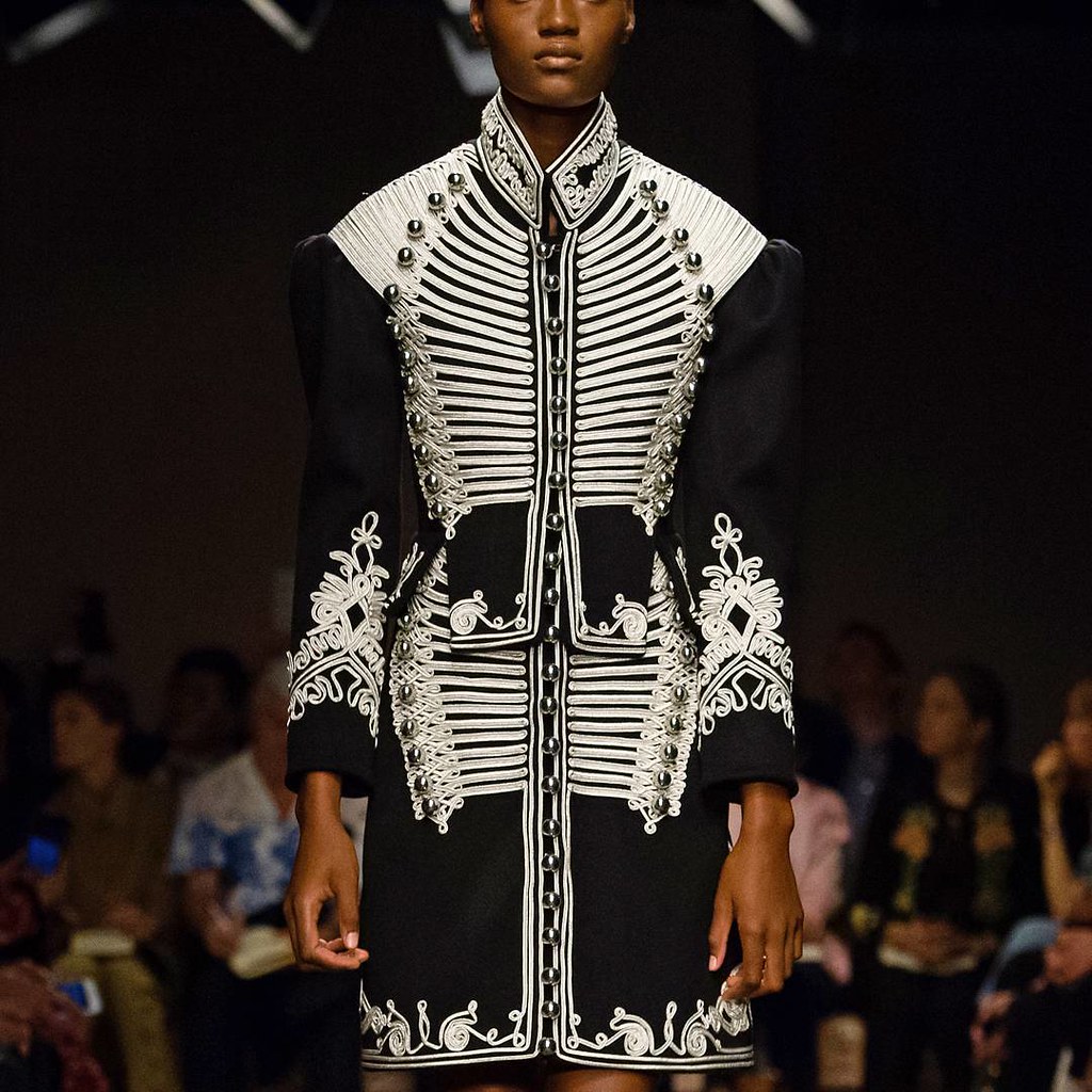@burberry presentation #burberry #ss17 #lfw #beauty #queensland #glamuk #fashion #glam #fashiona2z #style #dope ❤ #fashionmagazine #lfw #london # runway #sexy #fashionshow #presentation #girlsday #prettygirls #agencymodels #magazine 👄# online