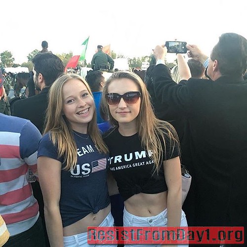 ResistFromDay1.org-trump-maga-sexy-girls-babes-0118