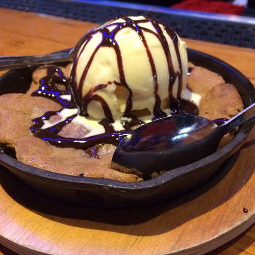 YaY @Chilis! #SkilletChocolateChipCookie #TheTruth #fatboy #foodporn #dessert #heaven #icecream #syrupdrizzle #warm #fresh #sexy #what?